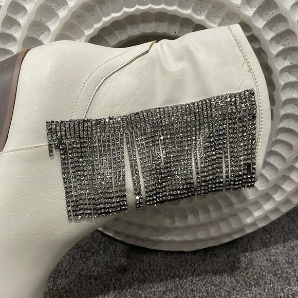 Oasis Society Rhinestone fringe ankle boots. Size 7. - Picture 5 of 6
